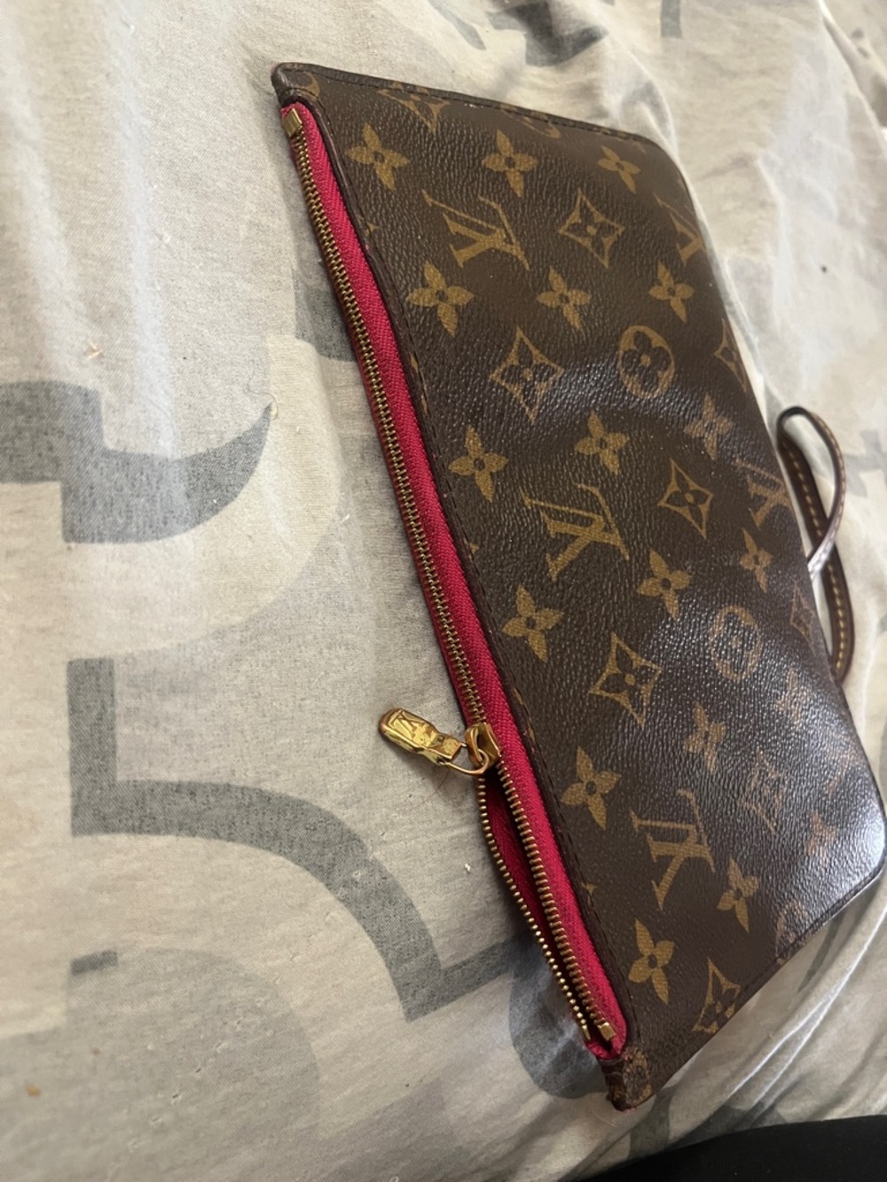 Louis Vuitton Monogram Canvas Wristlet Pouch in Brown with Pink Trim - Picture 6 of 8